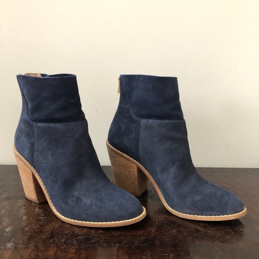 Anthropologie Embossed Leather Ankle Boot like new